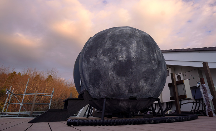 BURROW製 球体サウナ OLD 天光の湯別注モデルの外観と近未来的なデザイン